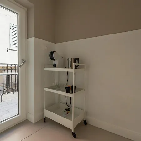 Konukevi Terrazza Carbonara Napoli